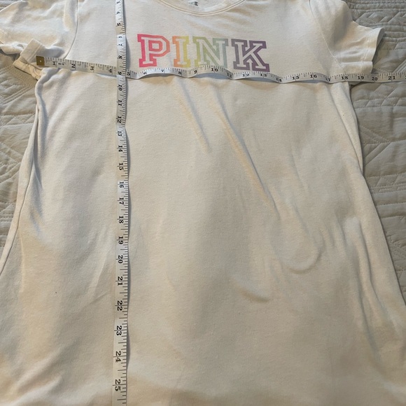 Bundle Victoria's Secret Puffer Vest & Tshirt. - Picture 10 of 11